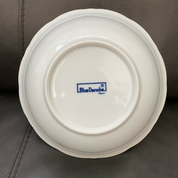 Vintage Blue Danube Blue Onion 9" Round Large Serving Bowl Made in Japan - Picture 4 of 5